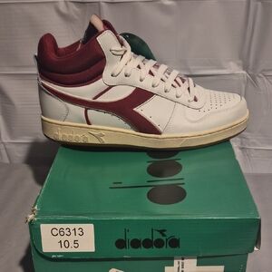 Diadora Men's White and Maroon Sneakers